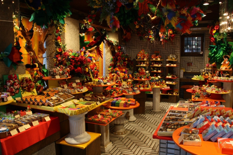 vente-VINON SUR VERDON-min_candy_store_chocolate_shop_chocolate_switzerland-393515